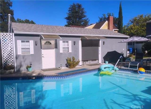 13827 Calvert Street, Valley Glen, CA 91401