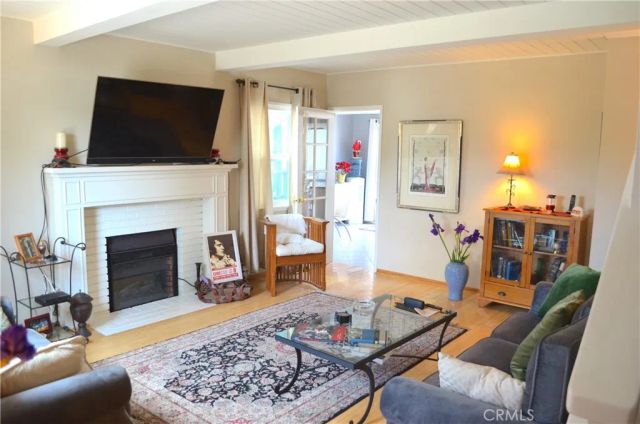 13827 Calvert Street, Valley Glen, CA 91401