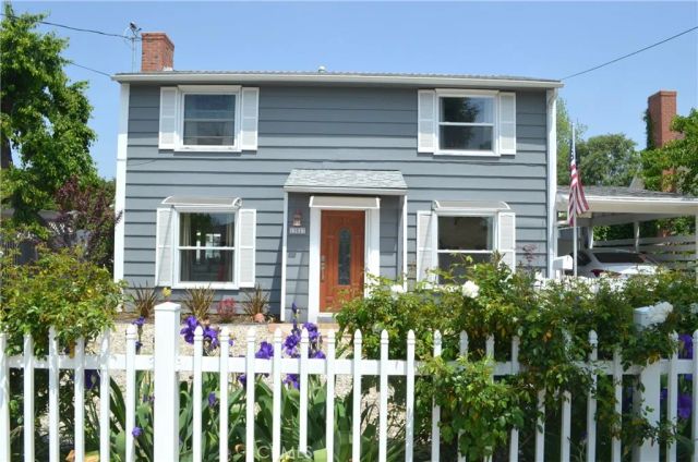 13827 Calvert Street, Valley Glen, CA 91401