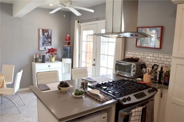 13827 Calvert Street, Valley Glen, CA 91401