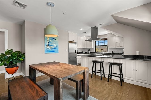 1 Sylvia St 3, Boston, MA 02130