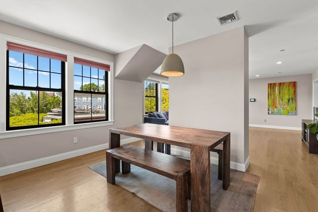 1 Sylvia St 3, Boston, MA 02130