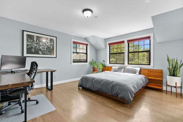 1 Sylvia St 3, Boston, MA 02130