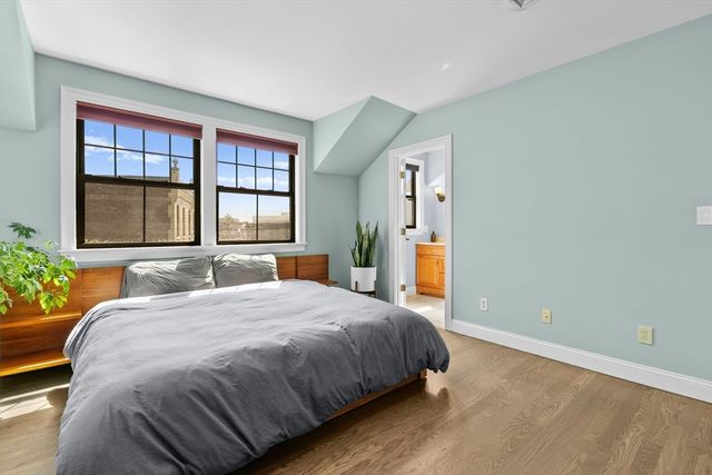 1 Sylvia St 3, Boston, MA 02130