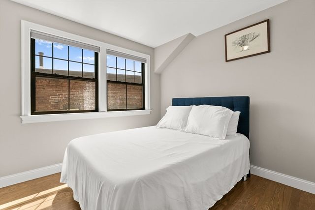 1 Sylvia St 3, Boston, MA 02130