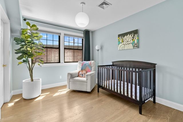 1 Sylvia St 3, Boston, MA 02130