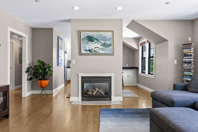 1 Sylvia St 3, Boston, MA 02130
