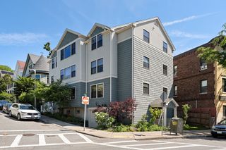 1 Sylvia St 3, Boston, MA 02130