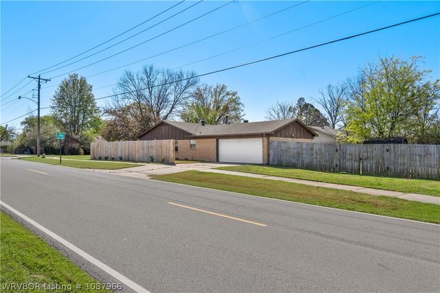 3200 S 94 Circle, Fort Smith, AR 72903