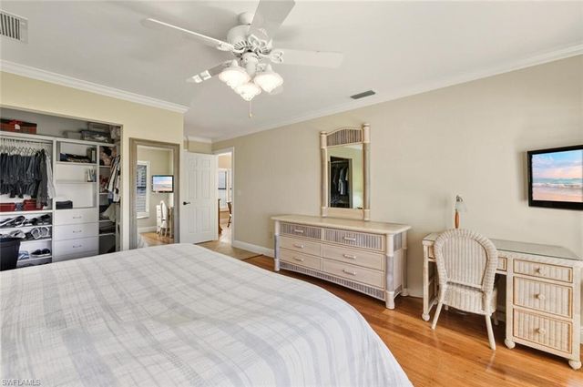 738 Reef Point CIR, Naples, FL 34108