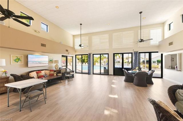 738 Reef Point CIR, Naples, FL 34108