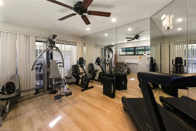 738 Reef Point CIR, Naples, FL 34108