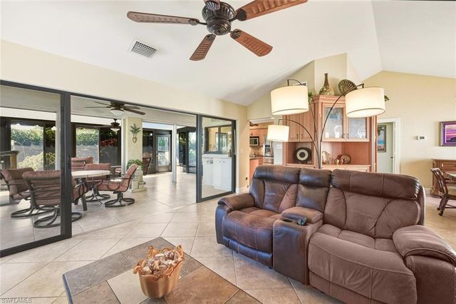 738 Reef Point CIR, Naples, FL 34108