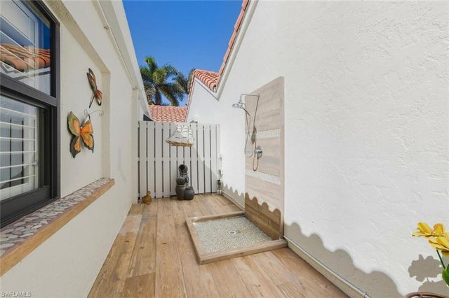 738 Reef Point CIR, Naples, FL 34108