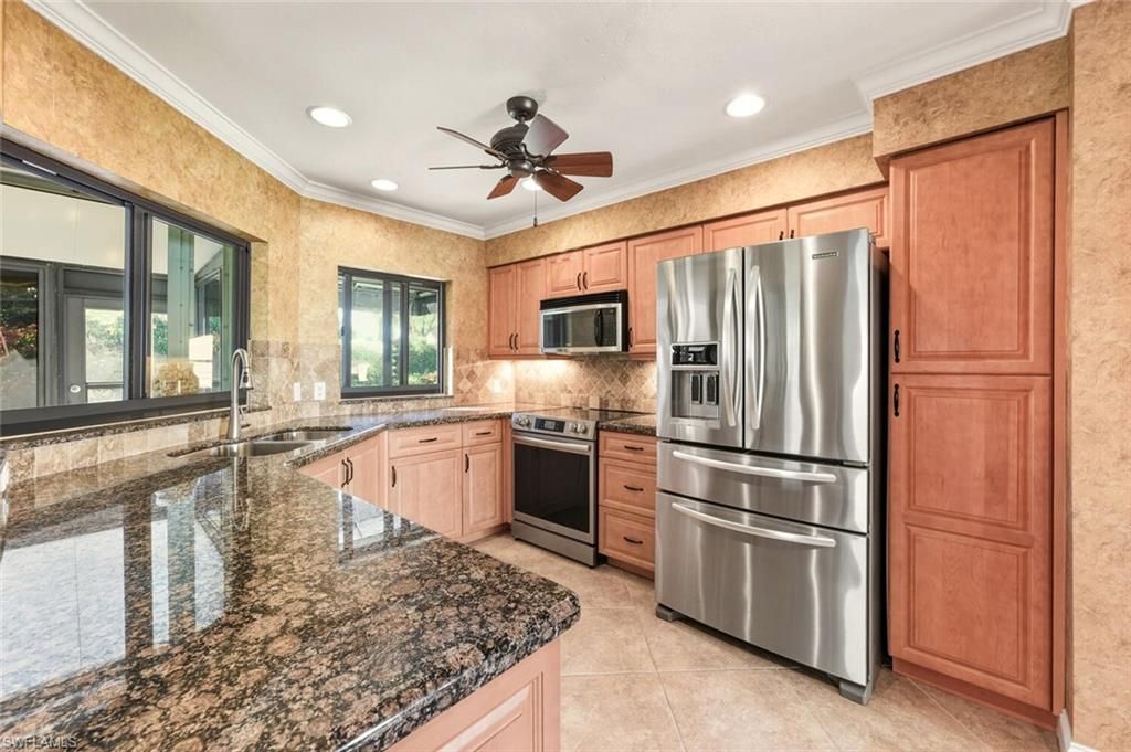 738 Reef Point CIR, NAPLES, FL 34108 — photo 2