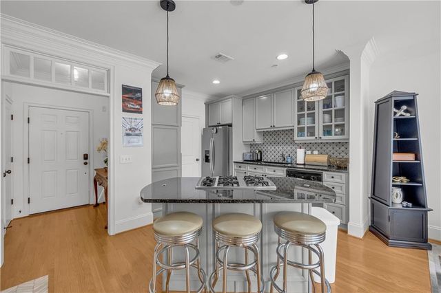 825 Highland Lane NE 1207, Atlanta, GA 30306