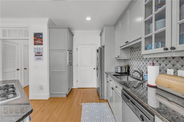 825 Highland Lane NE 1207, Atlanta, GA 30306