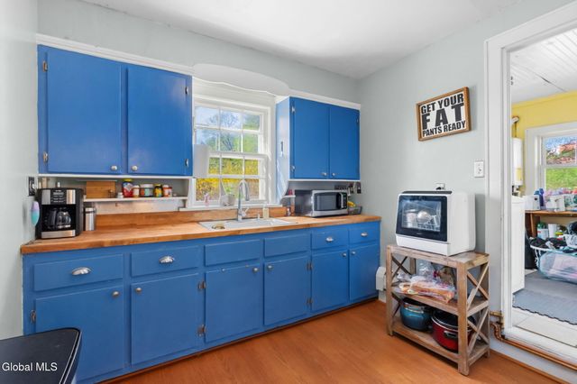 93 Euclid Avenue, Troy, NY 12180