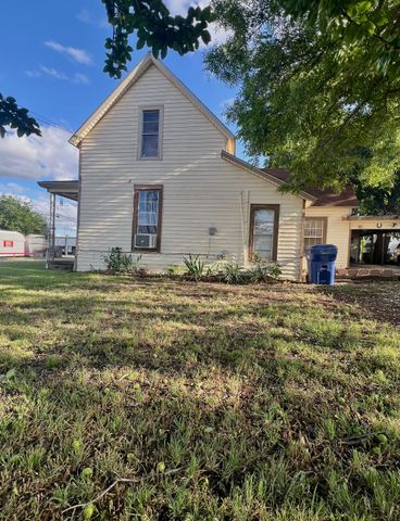 902 S Chestnut Street, Mckinney, TX 75069