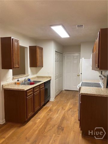 14 Marsh Hen Court, Savannah, GA 31419