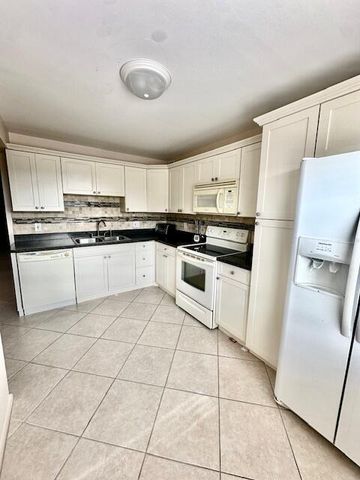 4001 Hythe A, Boca Raton, FL 33434