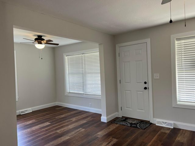 255 Maple Street, Russell Springs, KY 42642