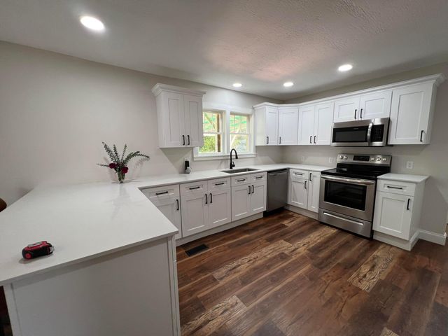 255 Maple Street, Russell Springs, KY 42642