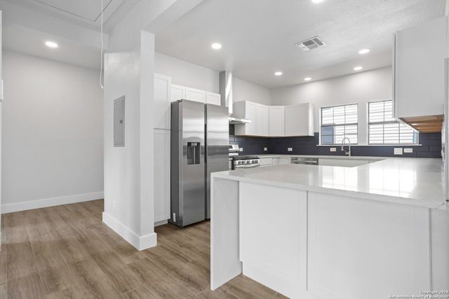 206 E Lambert, San Antonio, TX 78204