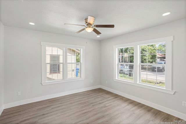 206 E Lambert, San Antonio, TX 78204