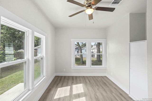 206 E Lambert, San Antonio, TX 78204