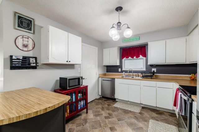5912 Starcrest Drive, Galloway, OH 43119