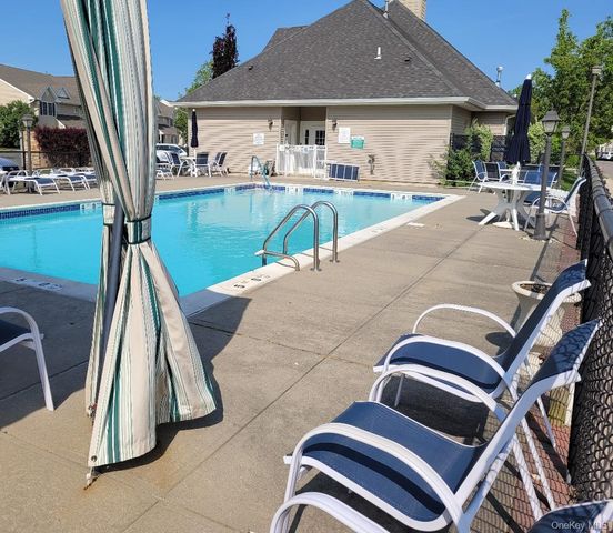 27 Morley Circle, Melville, NY 11747
