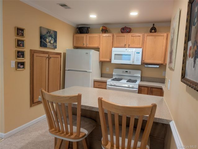 27 Morley Circle, Melville, NY 11747