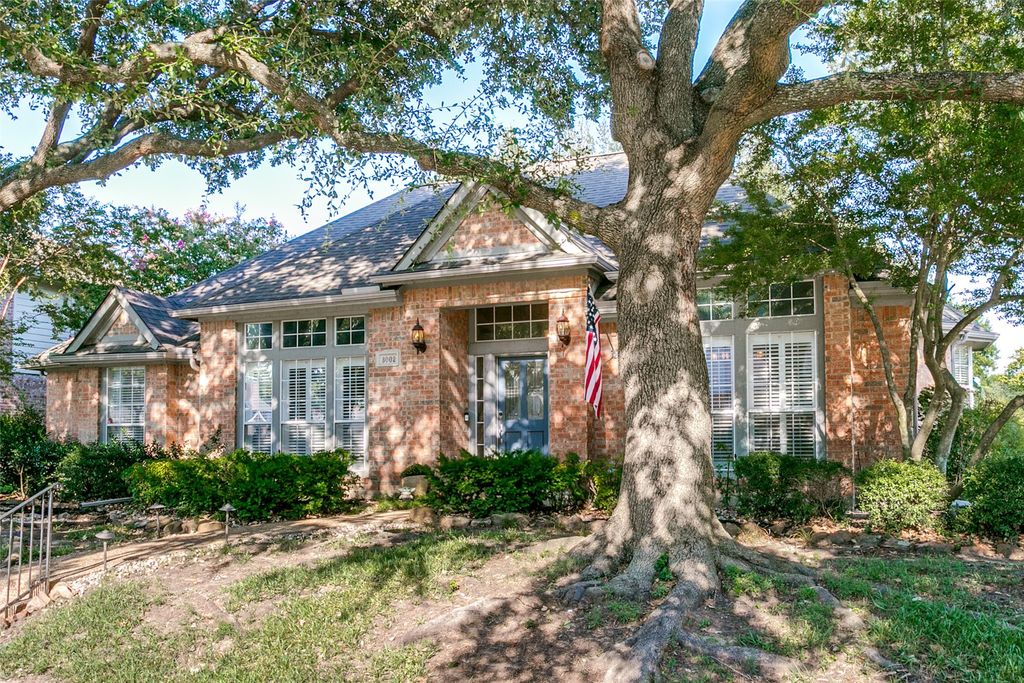 3002 Carla Drive, Rowlett, TX 75088