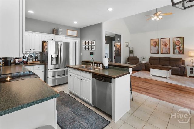 221 Creekside Drive, Arnoldsville, GA 30619