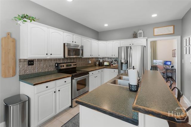 221 Creekside Drive, Arnoldsville, GA 30619