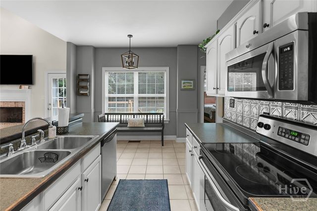 221 Creekside Drive, Arnoldsville, GA 30619