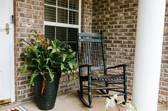 221 Creekside Drive, Arnoldsville, GA 30619