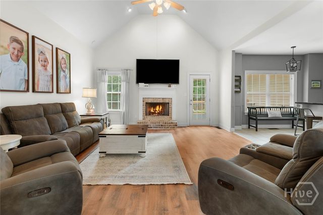 221 Creekside Drive, Arnoldsville, GA 30619