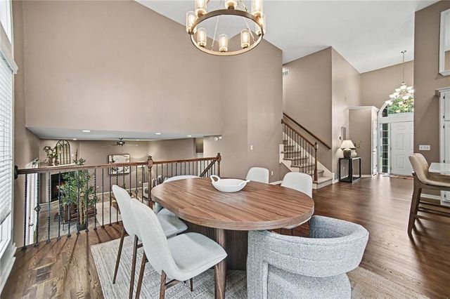 6275 N Nevada Avenue, Parkville, MO 64152