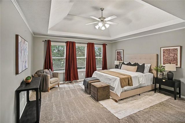 6275 N Nevada Avenue, Parkville, MO 64152