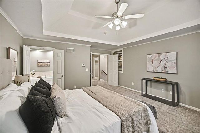 6275 N Nevada Avenue, Parkville, MO 64152