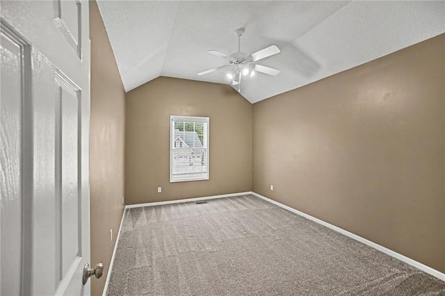 6275 N Nevada Avenue, Parkville, MO 64152