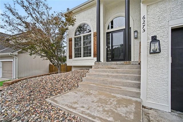 6275 N Nevada Avenue, Parkville, MO 64152