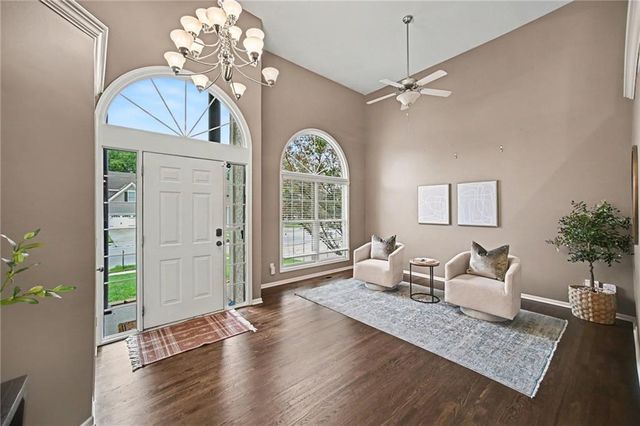 6275 N Nevada Avenue, Parkville, MO 64152
