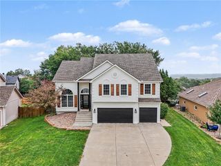 6275 N Nevada Avenue, Parkville, MO 64152