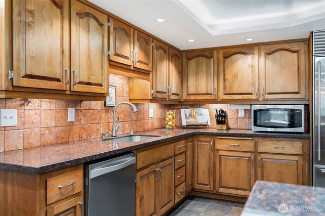 25119 NE 18th Street, Sammamish, WA 98074