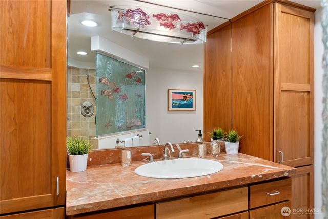 25119 NE 18th Street, Sammamish, WA 98074