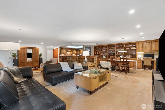 25119 NE 18th Street, Sammamish, WA 98074