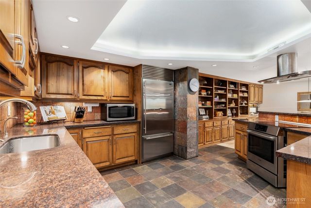 25119 NE 18th Street, Sammamish, WA 98074